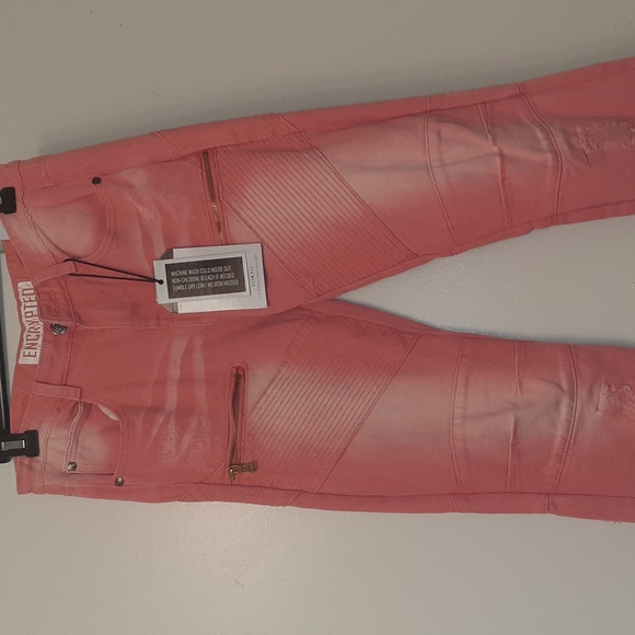 Nice Jean's never worn, tags still attached - Picture 2 of 3